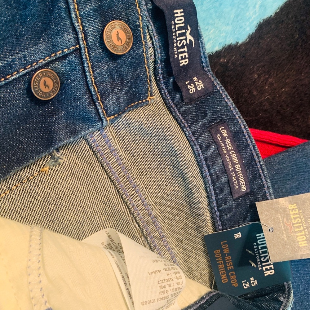 Low rise crop boyfriend jeans